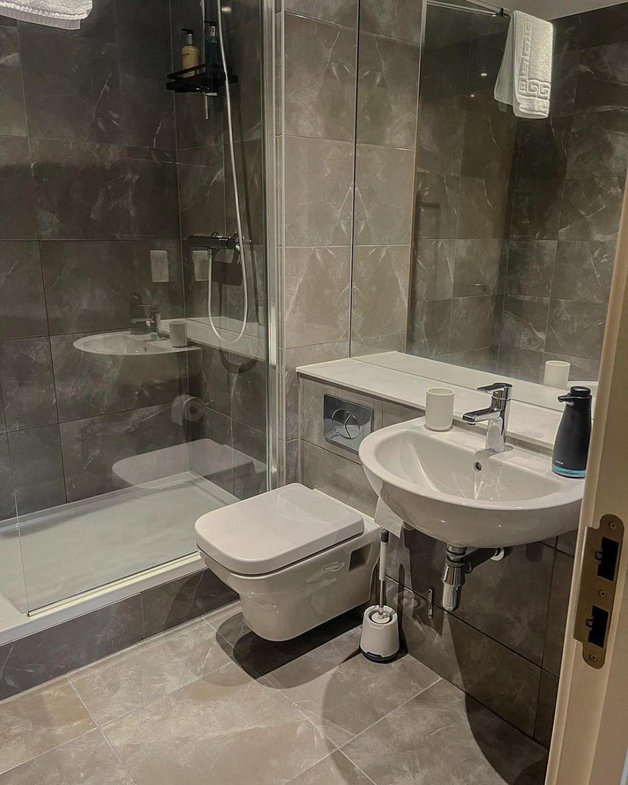Elmardi Residence - City Centre 2 Bedroom Apartment เบอร์มิงแฮม ภายนอก รูปภาพ